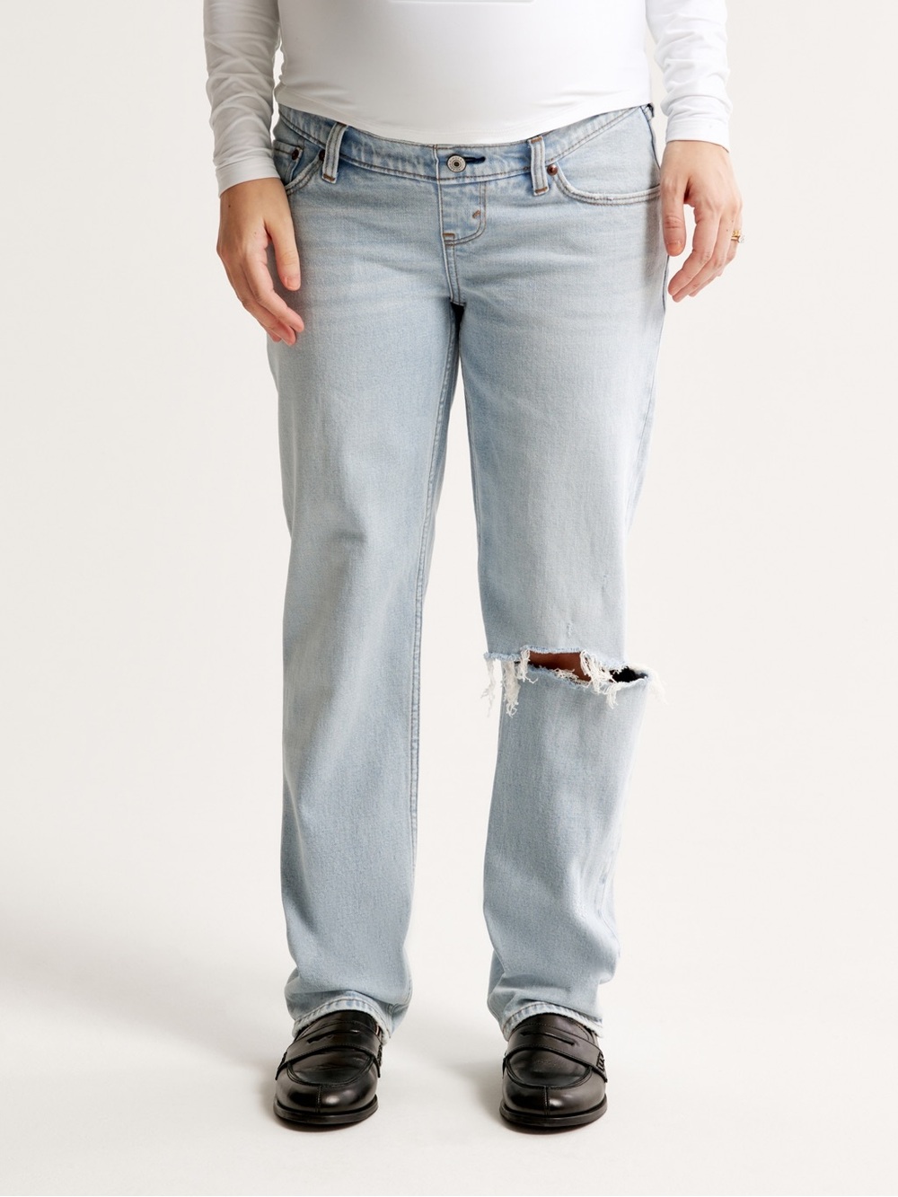 Abercrombie & Fitch Maternity 90s Straight Jeans Distressed Size 6R/28 NWT